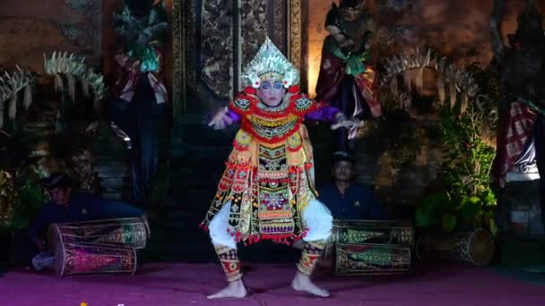Tradycyjny Taniec Balijski Męskie Tańce Wyrafinowana Forma Tańca Charakteryzująca Się — Wideo stockowe