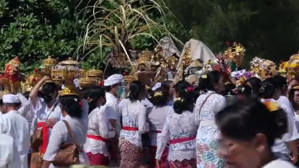 Ubud Indonesien Oktober 2022 Skara Lokalbefolkningen Bali Ceremoniella Kläder Nära — Stockvideo