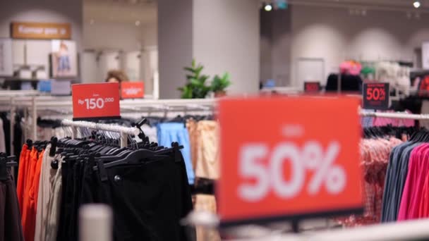 Продаж Знаків Сучасному Торговому Центрі Магазині Одягу Яскравий Знак Оголошує — стокове відео