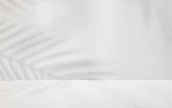 Ürün sunumları ve tasarım projeleri için mükemmel bir minimalist beyaz stüdyo arka planı.