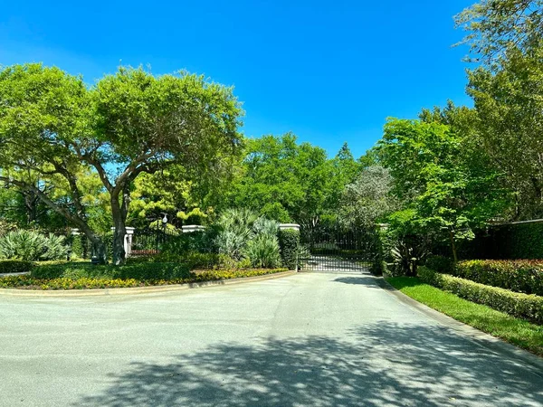 Jüpiter, FL USA - 12 Mart 2023 Jüpiter, Florida 'daki Ulusal Golf Kulübü' ne Giriş.
