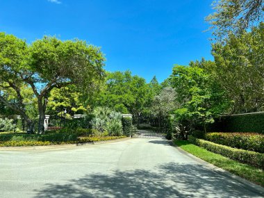 Jüpiter, FL USA - 12 Mart 2023 Jüpiter, Florida 'daki Ulusal Golf Kulübü' ne Giriş.
