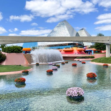 Orlando, FL USA- 27 Nisan 2021: Orlando, Florida 'daki Walt Disney World' de EPCOT 'da Çiçek ve Bahçe Festivali.