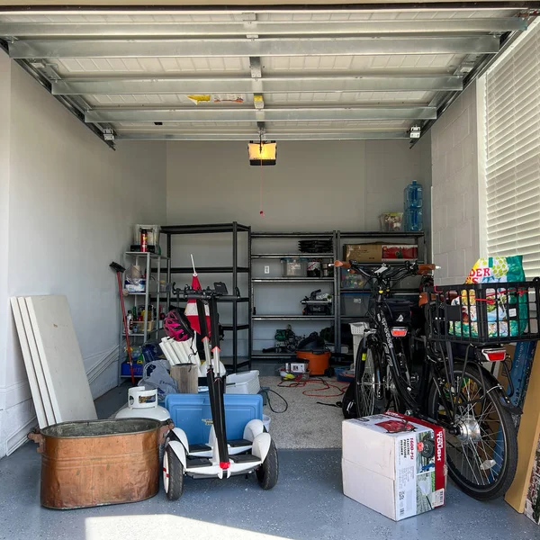 Orlando Usa March 2022 Unorganized Garage Filled Lot Stuff Neighborhood — Stock Photo, Image