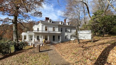 Blowing Rock, NC - 25 Ekim 2022: Moses Cone Manor Memorial Park Home in Blowing Rock, NC.