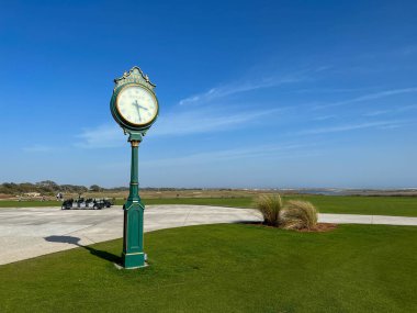Kiawah Adası, SC ABD - 26 Şubat 2023: Güney Carolina 'daki Kiawah Adası' ndaki Okyanus Sahası Golf Sahası Rolex Saati.