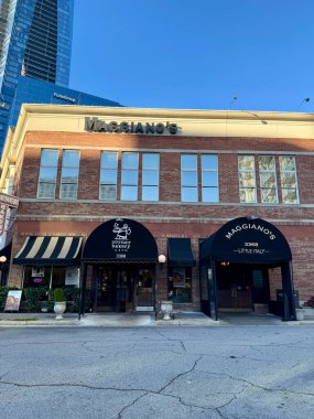 Atlanta, GA USA - 15 Kasım 2024: Manddianos İtalyan Restoranı ve Atlanta, Georgia ABD 'deki Köşedeki Fırın.