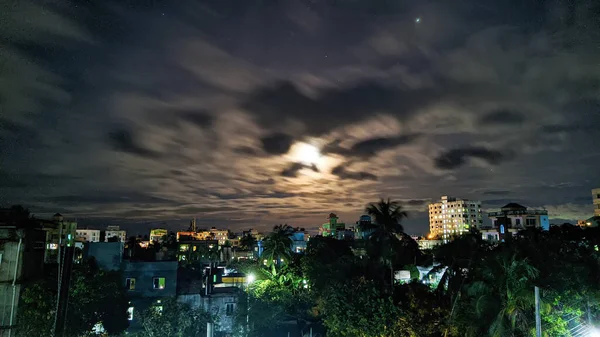 月亮美丽的夜景 — 图库照片