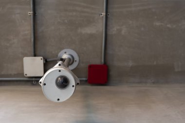 Bangkok sokaklarına güvenlik kameraları yerleştirildi. Trafik durumunu kontrol etmek ve güvenlikle ilgilenmek için.