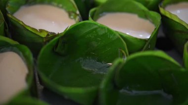 Nian gao, Çin 'in yeni yıl pastası veya yeni yıl pastası, Çin mutfağında yenen ve glutinöz pirinç unundan yapılan tatlı bir yemektir. Ayrıca pirinç keki olarak da bilinir..