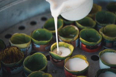 Nian gao, Çin 'in yeni yıl pastası veya yeni yıl pastası, Çin mutfağında yenen ve glutinöz pirinç unundan yapılan tatlı bir yemektir. Ayrıca pirinç keki olarak da bilinir..