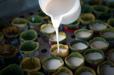 Nian gao, Çin 'in yeni yıl pastası veya yeni yıl pastası, Çin mutfağında yenen ve glutinöz pirinç unundan yapılan tatlı bir yemektir. Ayrıca pirinç keki olarak da bilinir..