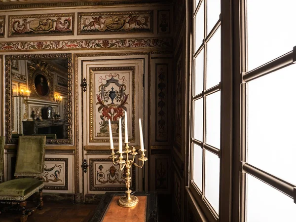 シックな豊かな王室のインテリア 城の装飾 — ストック写真