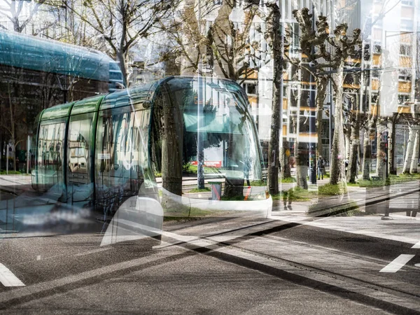Многократное Воздействие Необычный Вид Город Исчезновение Трамваев Улицах Города Страсбурга — стоковое фото