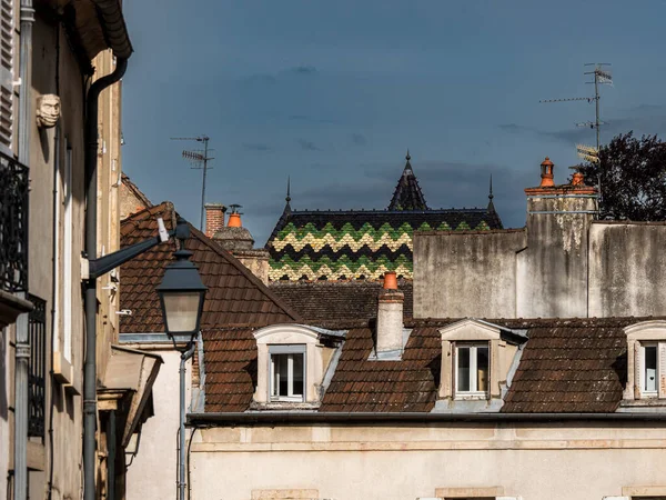 Magnífica Vista Calles Vacías Ciudad Medieval Beaune Borgoña Cielo Tormentoso — Foto de Stock