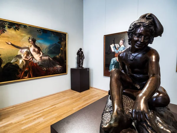 勃艮第首都第戎的美术博物馆 这个博物馆收藏了来自不同时代的艺术家和雕塑家的作品 — 图库照片