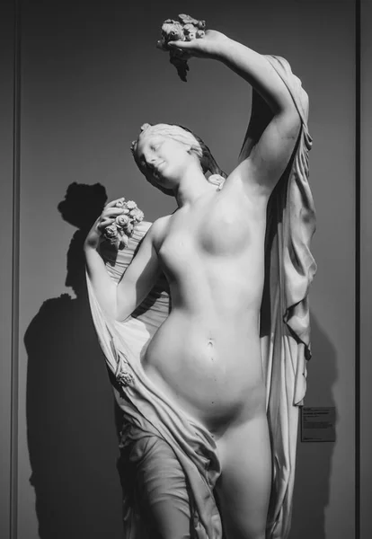 勃艮第迪洪博物馆一位妇女的古董雕塑 艺术史 — 图库照片