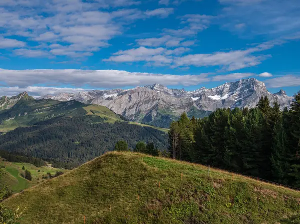 Călătorie Vară Alpii Elvețieni Soare Vreme Frumoasă Caldă Relaxare Călătorie — Fotografie, imagine de stoc