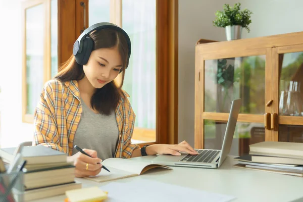 Education Literacy Concept College Student Girl Listening Lecture Online Taking — Fotografia de Stock