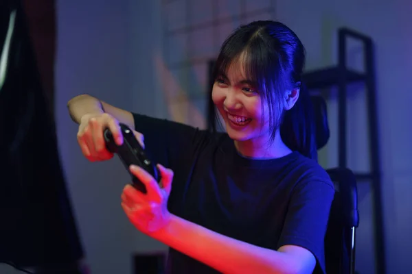 Γυναίκα Χάκερ Στο Διαδίκτυο Gamer Παίζει Streaming Video Games Στον — Φωτογραφία Αρχείου