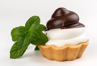 Çikolatalı kek (tart, cucake) kremalı ve çikolatalı