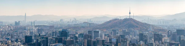 ソウル韓国の街並み2022年11月5日の仁岩山からの眺め — ストック写真