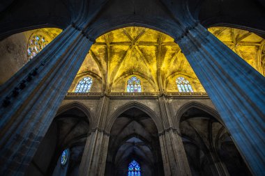 7 Aralık 2022 'de İspanya' nın en büyük Gotik kilisesi olan Sevilla, Endülüs 'teki Aziz Meryem Katedrali.