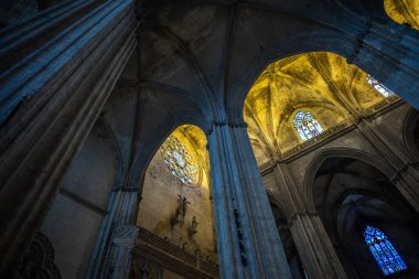 7 Aralık 2022 'de İspanya' nın en büyük Gotik kilisesi olan Sevilla, Endülüs 'teki Aziz Meryem Katedrali.