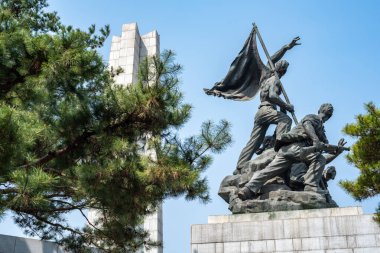 1 Nisan 2023 'te Güney Kore' deki Seul Ulusal Kore gaziler mezarlığı.