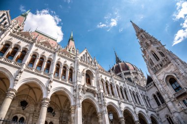 Macaristan Parlamento Binası Orszaghaz, Macaristan Ulusal Meclisi 'nin merkezi ve Budapeşte sembolü 30 Nisan 2023