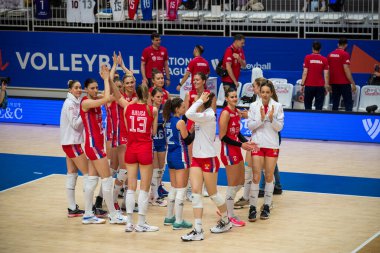 Sırbistan bayan voleybol milli takımı 2 Temmuz 2023 tarihinde Güney Kore 'nin Suwon kentinde oynanan Voleybol Milletler Ligi karşılaşmasında Bulgaristan ile karşılaştı.