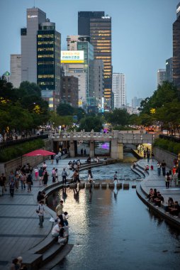 Cheonggyecheon Stream, Seul şehir merkezinde, Güney Kore 'nin başkenti 25 Haziran 2023