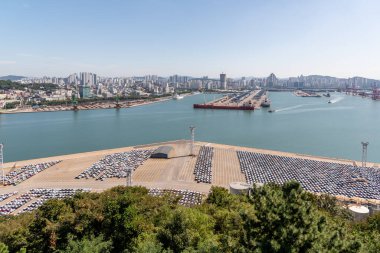 2 Ekim 2023 'te Güney Kore' deki Incheon Limanı 'ndaki konteyner terminali.