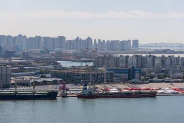 2 Ekim 2023 'te Güney Kore' deki Incheon Limanı 'ndaki konteyner terminali.