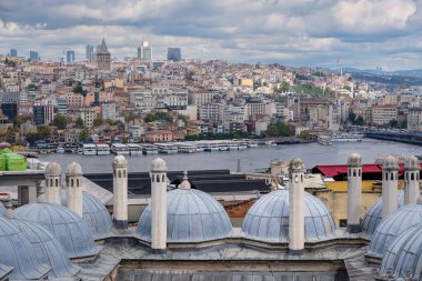 İstanbul, Türkiye 'nin Galata bölgesinin 10 Eylül 2022 tarihli havacılık manzarası