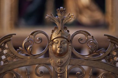 15 Ocak 2024 'te Çek Cumhuriyeti' ndeki Prag Kalesi kompleksindeki St. Vitus Metropolitan Katolik Katedrali 'nin içinde.