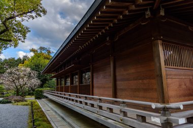Güney Kyoto Kansai bölgesindeki Heian döneminden Jonangu Shinto Tapınağı