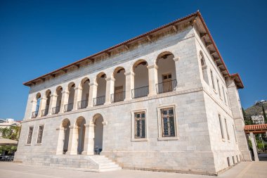 Bizans ve Hıristiyan Müzesi 'nde M.S. 3. yüzyıldan Orta Çağ' a kadar Atina şapkasında bulunan resimler, yazıtlar, freskler, çömlekçilik, kumaşlar, el yazmaları ve sanat eserleri de dahil olmak üzere binlerce Bizans Sanatı eseri ve nadir koleksiyonu barındırıyor.