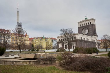 Efendimizin En Kutsal Kalbi Kilisesi, 11 Ocak 2024 tarihinde Çek Cumhuriyeti 'nin başkenti Prag' ın Vinohrady ilçesindeki Jiriho z Podebrad Meydanı 'ndaki Roma Katolik kilisesi.