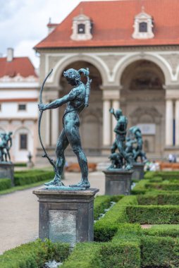 Çek Cumhuriyeti Senatosu 'nu barındıran Waldstein Garden ve Barok Wallenstein Sarayı, Mala Strana, Prag, Çek Cumhuriyeti