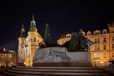 Jan Hus Anıtı, 12 Ocak 2024 tarihinde Çek Cumhuriyeti 'nin başkenti Prag' ın tarihi meydanı Staromestske namesti 'de yapıldı.