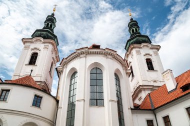 Strahov Manastırı 'nda Meryem Ana' nın Varsayımı Bazilikası, 12 yüzyılda kurulan Premonstratensian manastırı, 11 Temmuz 2024 'te Çek Cumhuriyeti' nin Strahov kentinde kurulmuştur.