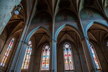 Çek Cumhuriyeti, Prag 'ın Vinohrady ilçesindeki Namesti Miru Meydanı' ndaki St. Ludmila Bazilikası neo-Gotik Katolik kilisesi.