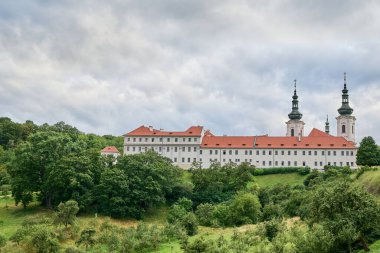 Strahov Manastırı, 12. yüzyılda kurulan Premonstratensian manastırı, Çek Cumhuriyeti 'nin başkenti Prag, Strahov' da yer almaktadır.