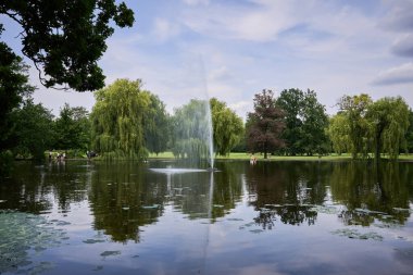 Stromovka Royal Game Reserve, 20 Temmuz 2024 tarihinde Çek Cumhuriyeti 'nin başkenti Prag' ın Bubenec ilçesinde büyük bir park.
