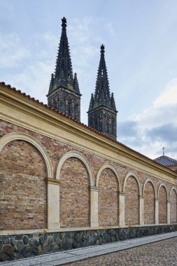 St. Peter ve St. Paul Bazilikası, Çek Cumhuriyeti 'nin başkenti Prag' daki Vysehrad kalesindeki neo-gotik kilise.