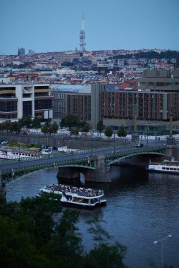 Çek Cumhuriyeti 'nin başkenti Prag ve Vltava nehrinin hava manzarası 25 Temmuz 2024' te Letna parkından görülmektedir.