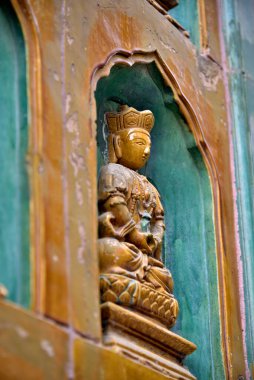 20 Nisan 2024 'te Çin' in Pekin kentindeki Çin İmparatorluk Bahçeleri ve sarayları kompleksi olan Yaz Sarayı 'nın mimari detayları.