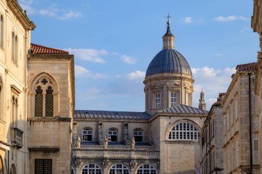 Hırvatistan Cumhuriyeti 'nin Dubrovnik kentindeki Bakire Meryem' in Varsayımına Dair Roma Katolik Katedrali