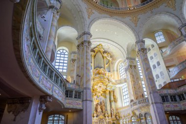 Almanya 'nın Saksonya eyaletinin başkenti Dresden' deki Lady Lutheran kilisesinin Frauenkirche Kilisesi 8 Eylül 2024 'te İkinci Dünya Savaşı' nda yıkılışından sonra yeniden inşa edildi.